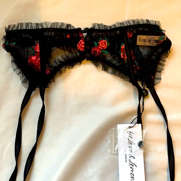 For LOVE &lemons 🌹 rosebud Garter